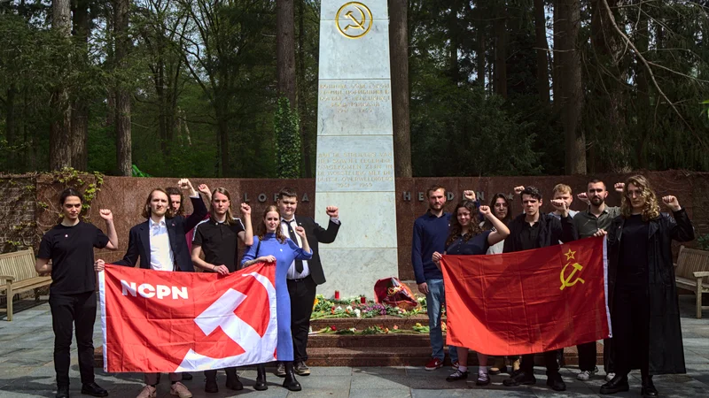 Op 8 mei hebben kameraden van CJB afdeling Utrecht en delen van afdelingen Brabant en Haarlem de Dag van de Antifacistische Overwinning herdacht op het Sovjet Ereveld en Koedriest-monument te Leusden.