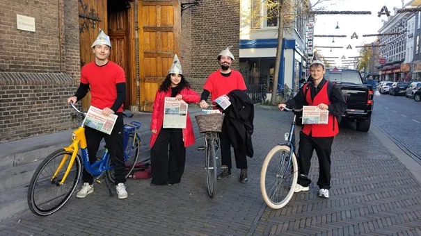 Geïnspireerd door de 'Vliegende Brigade', trekt CJB Gelderland op de fiets door het stadscentrum van Arnhem