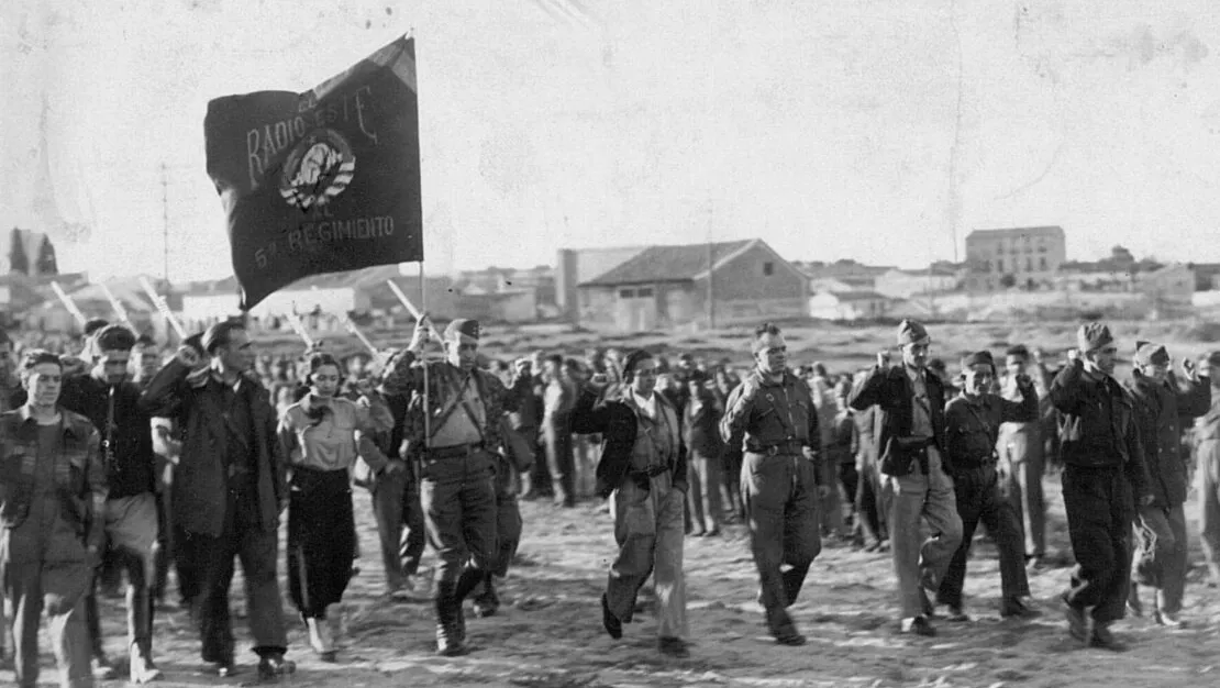 Het Vijfde Regiment, een elite-eenheid van het Republikeinse leger, opgericht door de Communistische Partij van Spanje