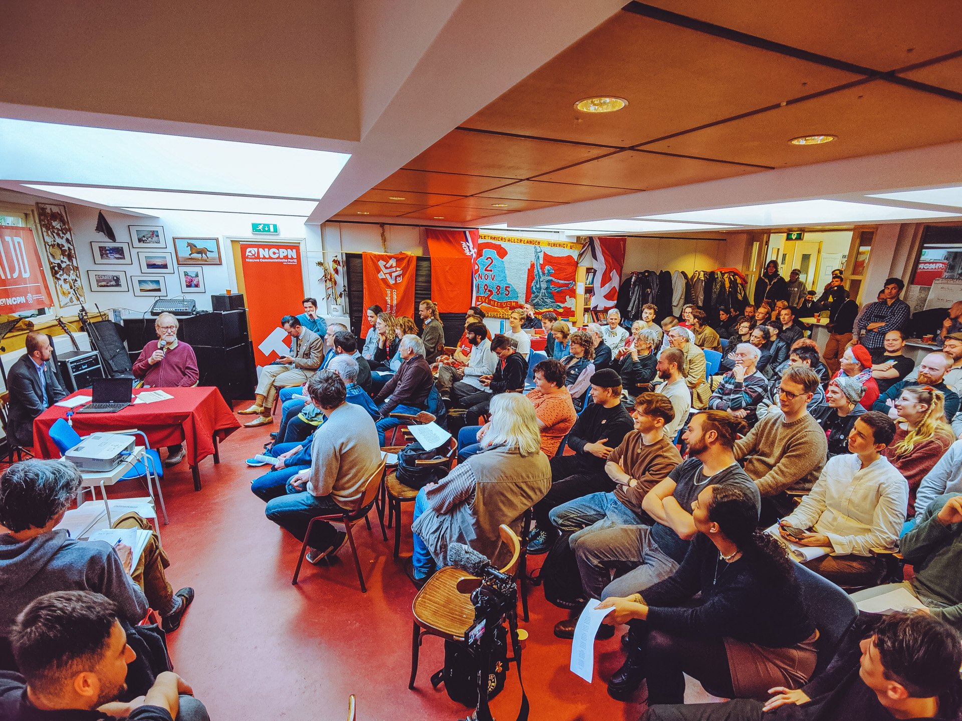 Viering 30 jaar NCPN: partij strijdbaarder dan ooit! — Manifest, krant