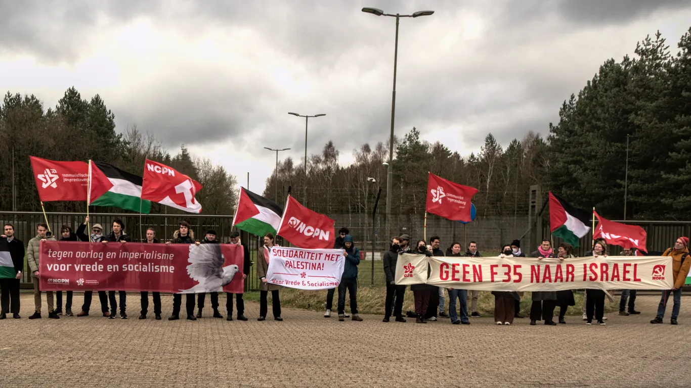 Op zondag 4 februari organiseerden de NCPN en de CJB een demonstratie bij vliegbasis Woensdrecht.