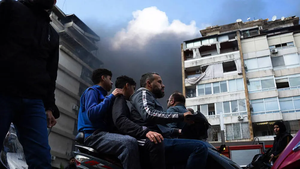 Rookwolken boven Beiroet nadat Israël op 8 april maar liefst 100 aanvallen ondernam binnen 10 minuten.