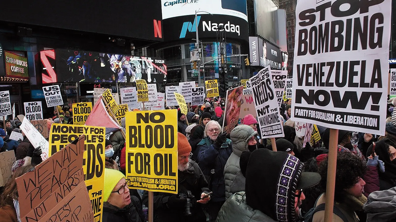 Grote protesten in New York: veel Amerikanen zien in dat zij niks te winnen hebben bij de illegale interventie in Venezuela.